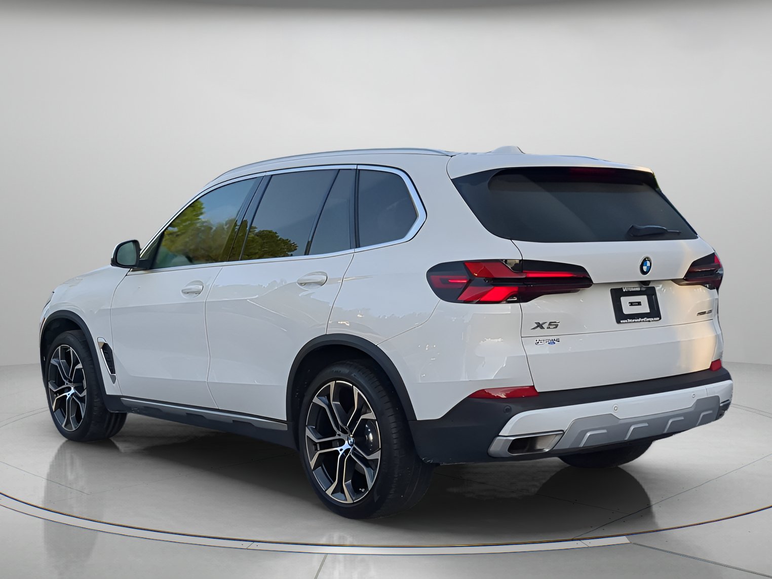 Used 2025 BMW X5 sDrive40i w/ Premium Package RWD image 42