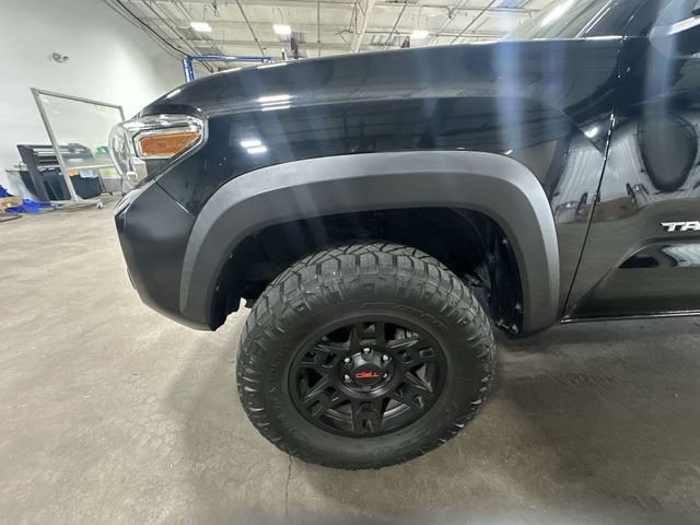 Used 2021 Toyota Tacoma TRD Off-Road AWD/4WD image 23