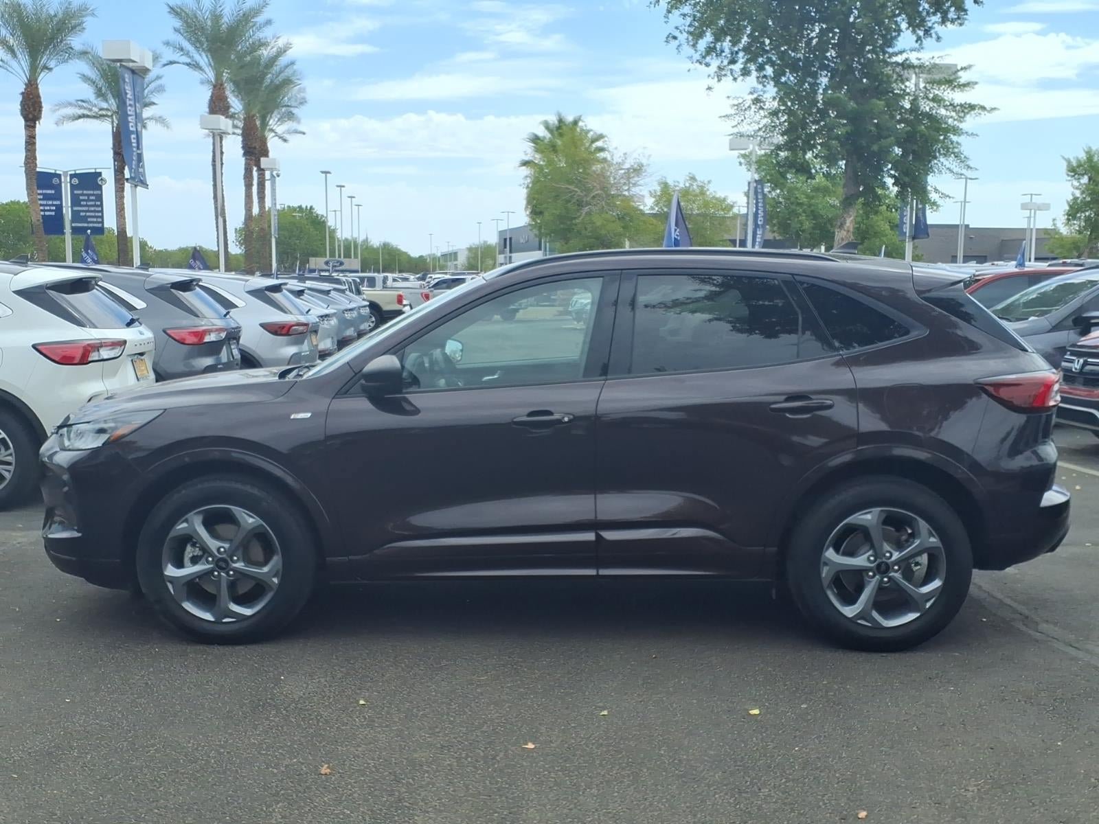 Certified 2023 Ford Escape ST-Line w/ Tech Pack #1 AWD/4WD image 7