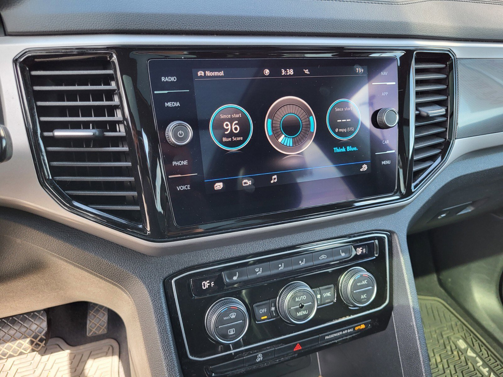 Used 2020 Volkswagen Atlas Cross Sport SEL image 20