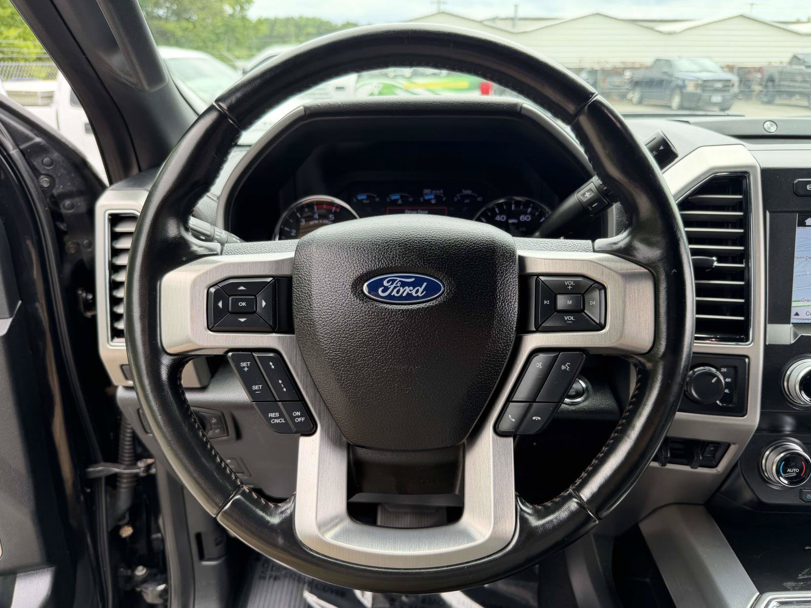 Certified 2019 Ford F450 Platinum w/ Platinum Ultimate Package AWD/4WD image 12