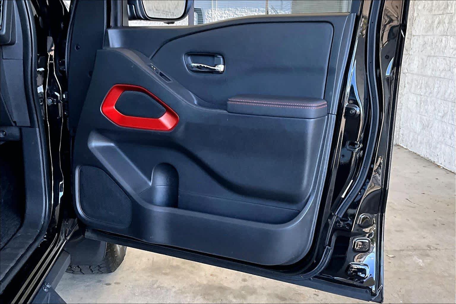 Used 2022 Nissan Frontier Pro-X RWD image 22