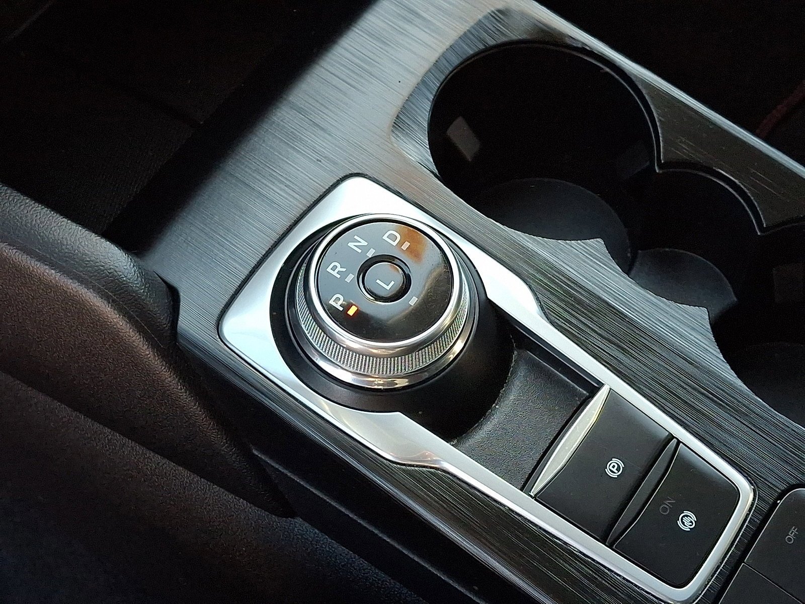 Certified 2022 Ford Escape SEL w/ SEL Stealth AWD Package image 22