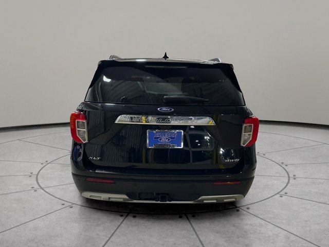 Certified 2023 Ford Explorer XLT w/ Equipment Group 202A AWD/4WD image 4