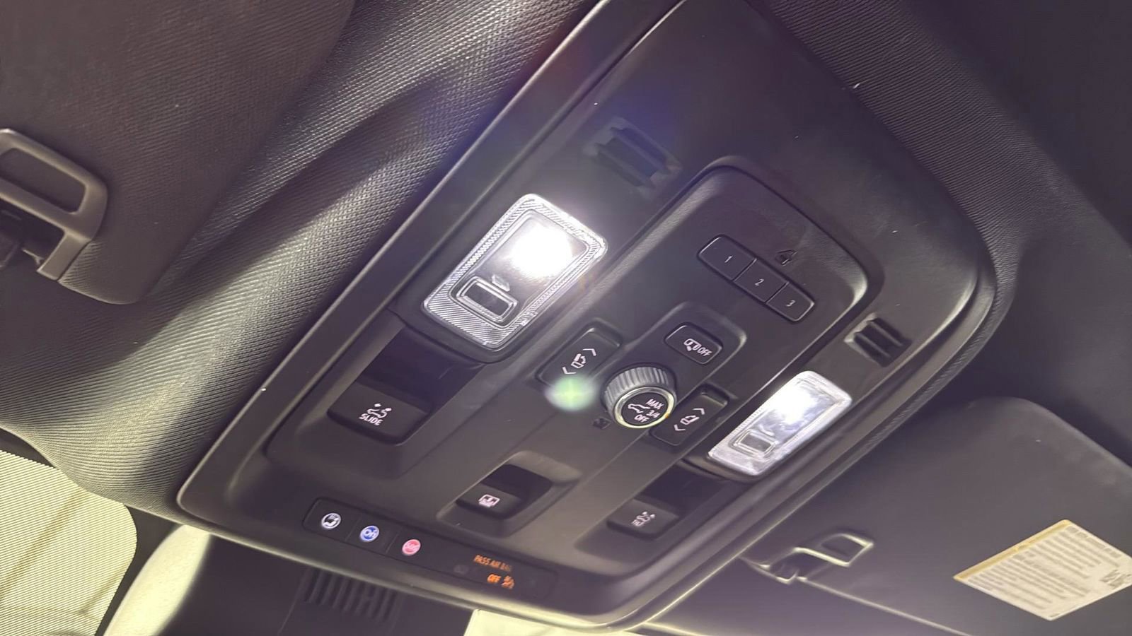 Used 2023 Chevrolet Suburban Z71 w/ Luxury Package image 23