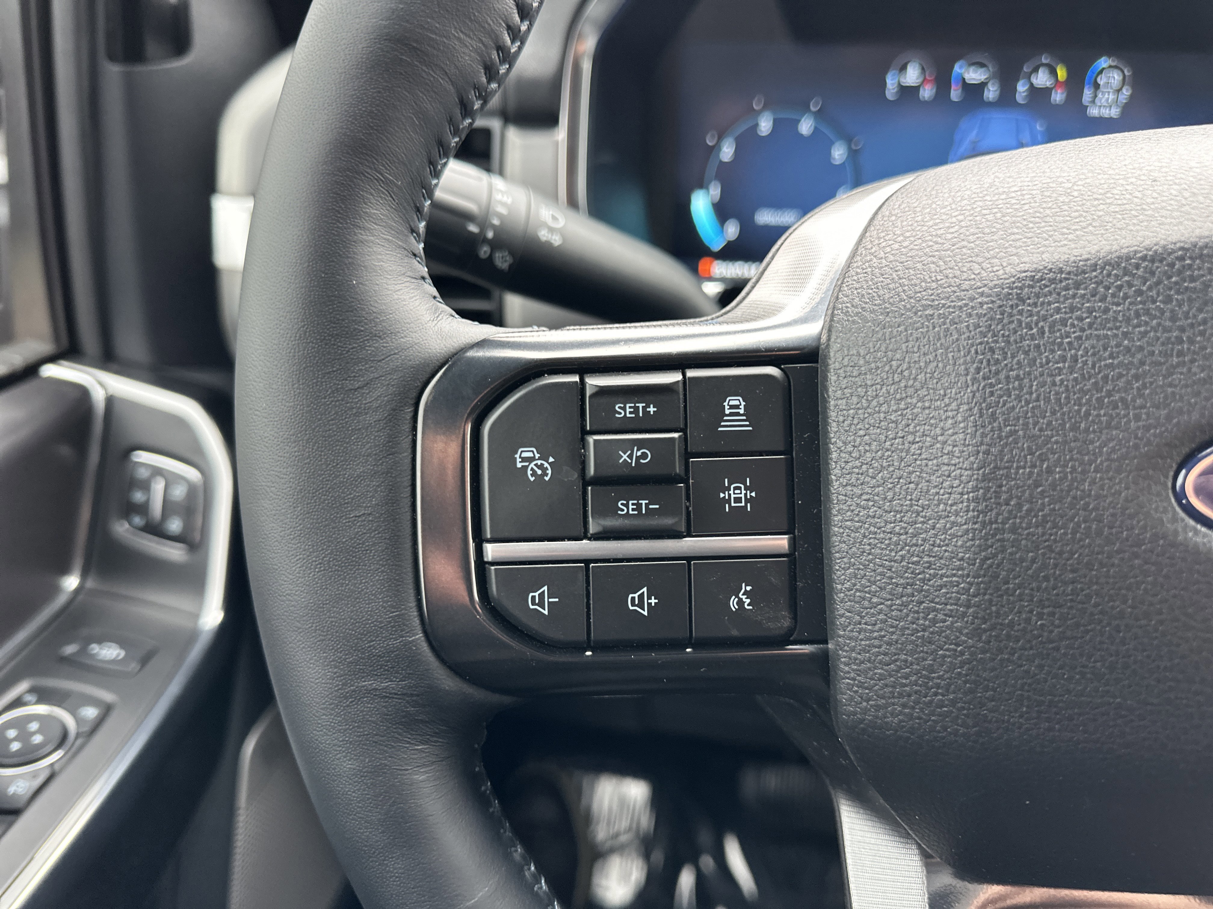 Certified 2025 Ford F150 Platinum image 22