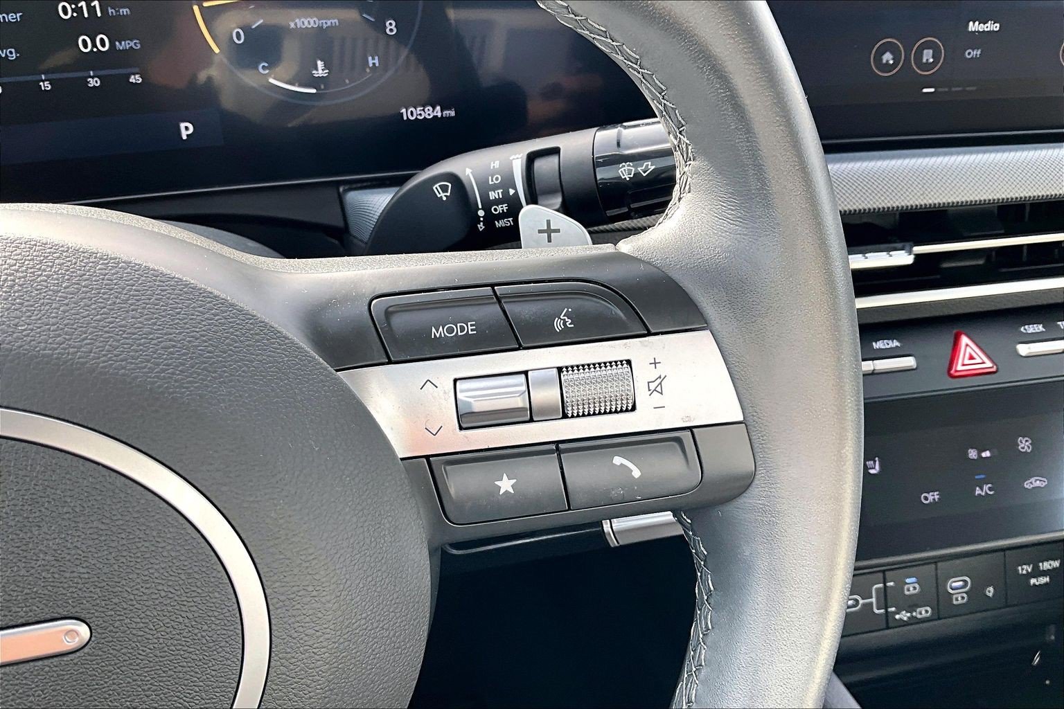 Used 2025 Hyundai Sonata SEL FWD image 12