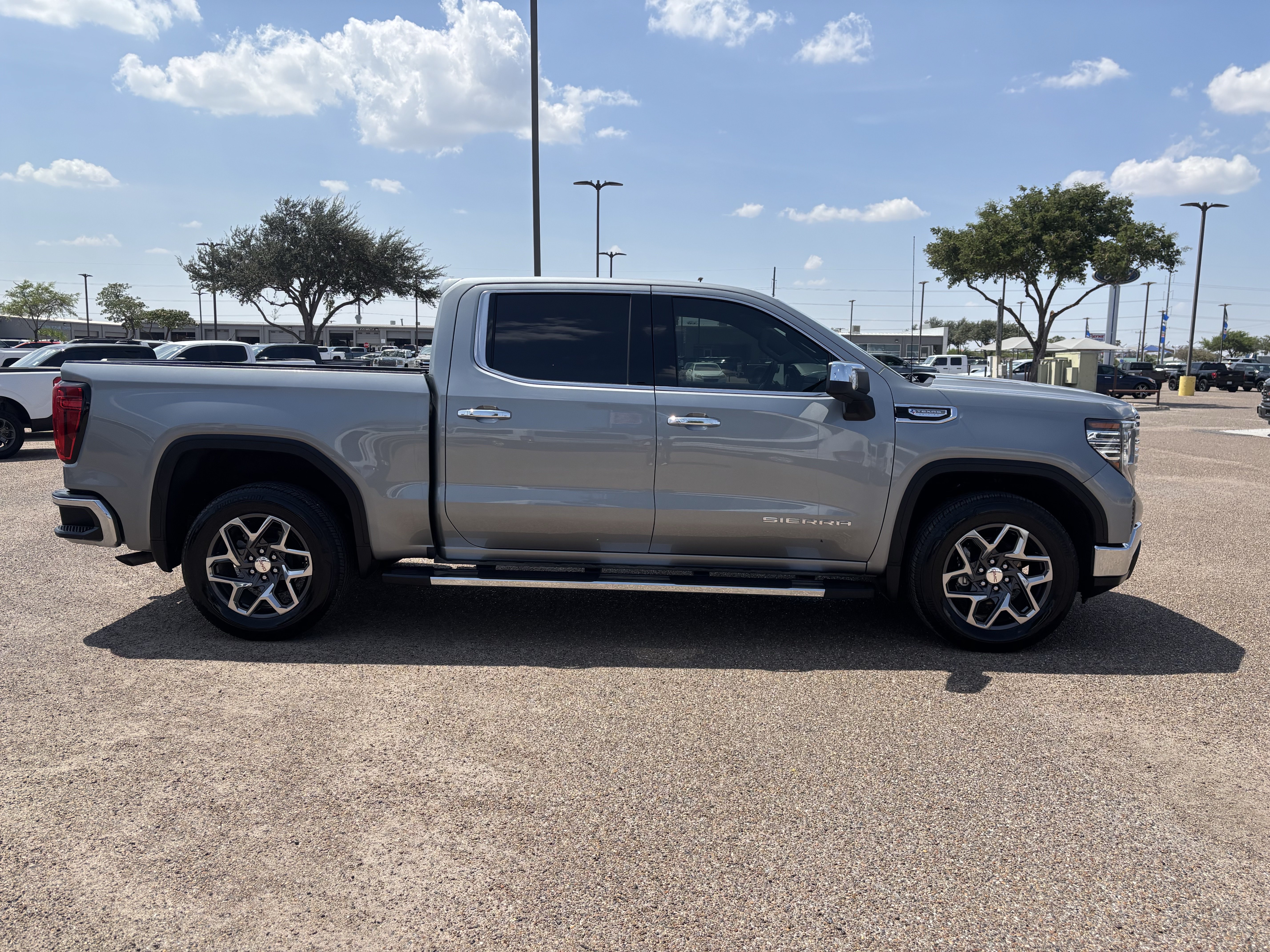 Used 2026 GMC Sierra 1500 SLT RWD image 4