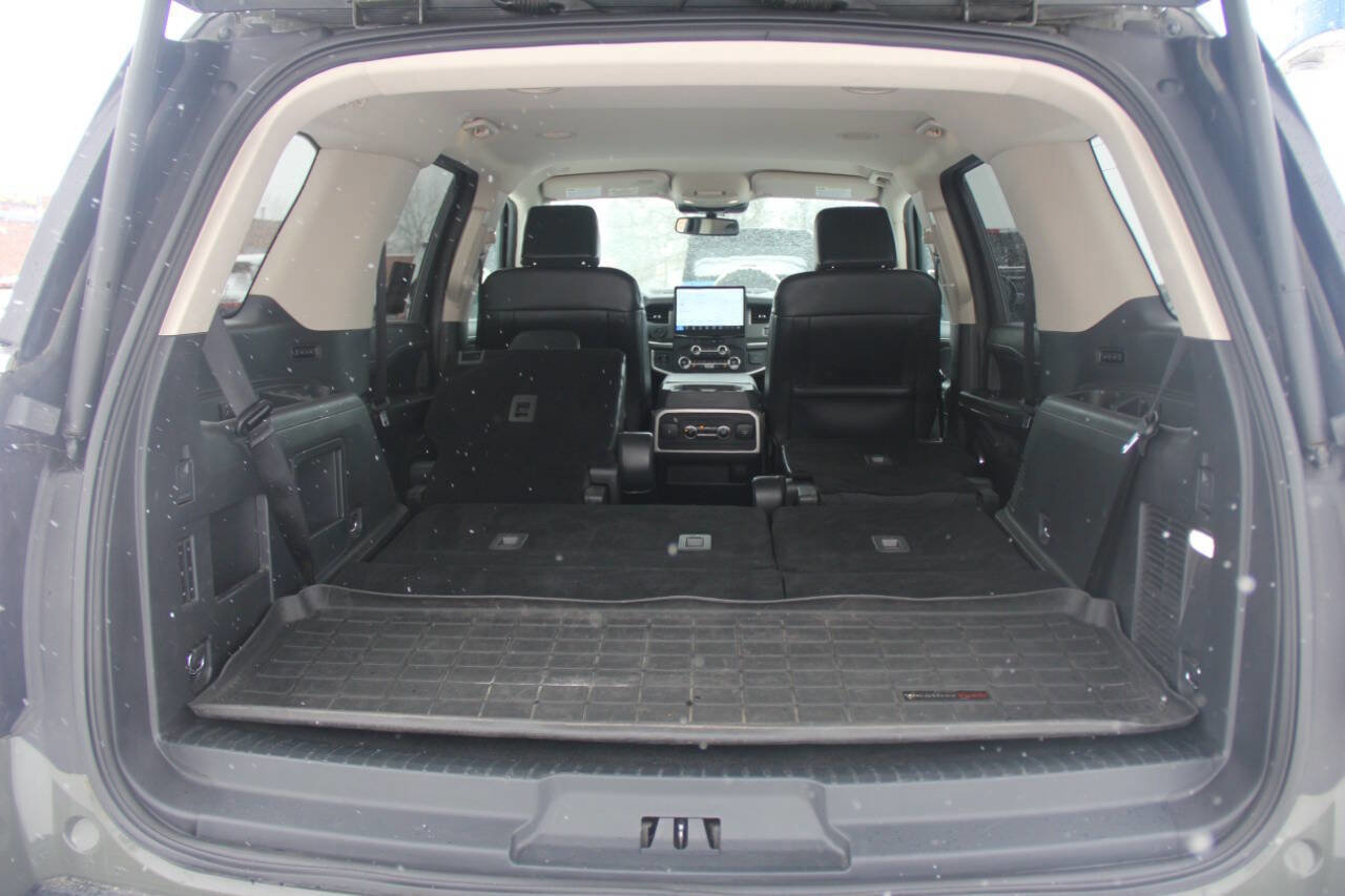 Certified 2024 Ford Expedition XLT image 11