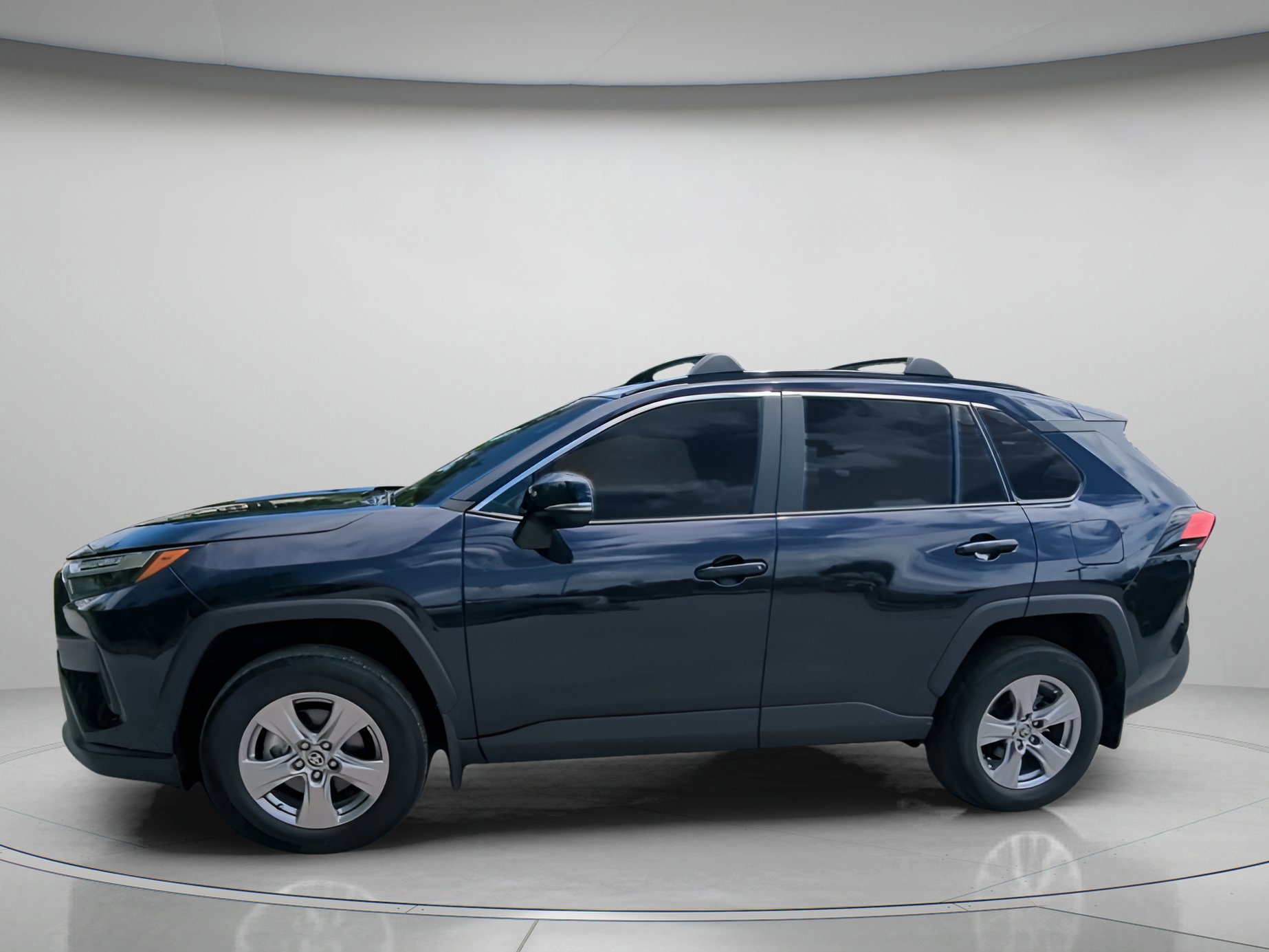 Used 2025 Toyota RAV4 XLE w/ Convenience Package image 7