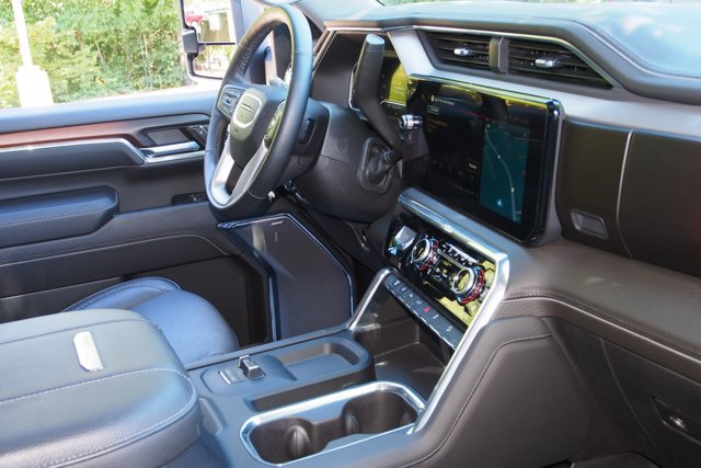 Used 2024 GMC Sierra 2500 Denali w/ Technology Package AWD/4WD image 12
