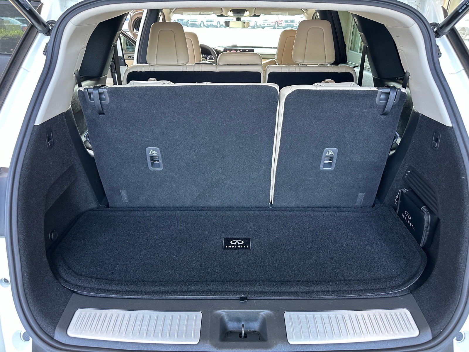 Used 2023 INFINITI QX60 Luxe w/ Cargo Package FWD image 23