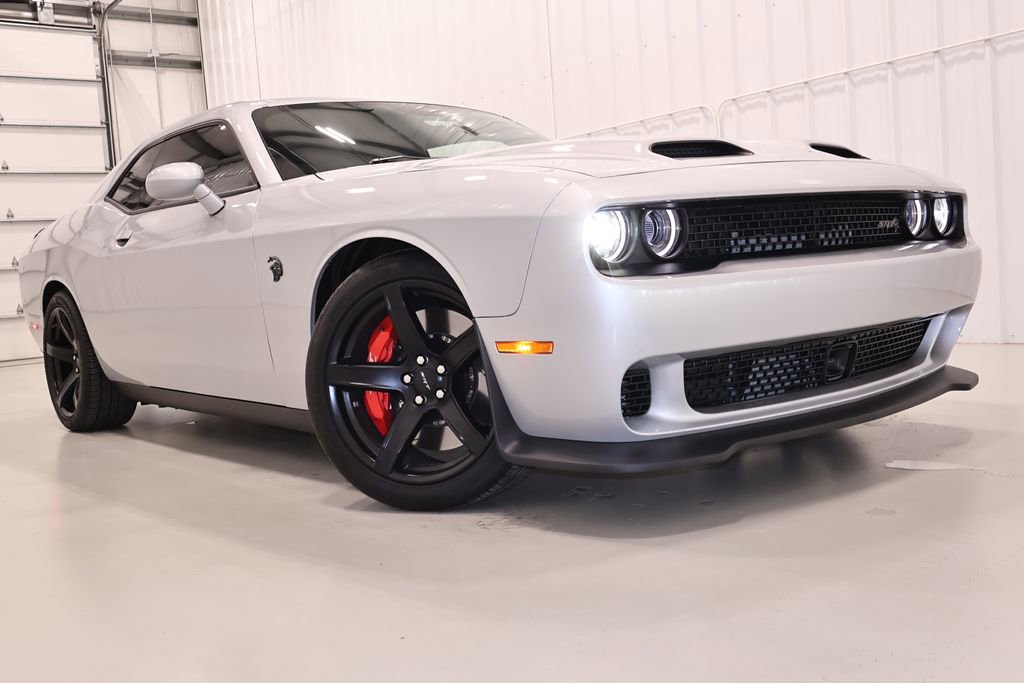 Used 2022 Dodge Challenger SRT Hellcat w/ Plus Package RWD image 34