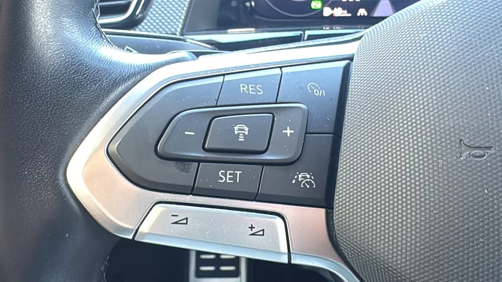 Used 2024 Volkswagen Atlas Cross Sport SEL Premium R-Line AWD/4WD image 13