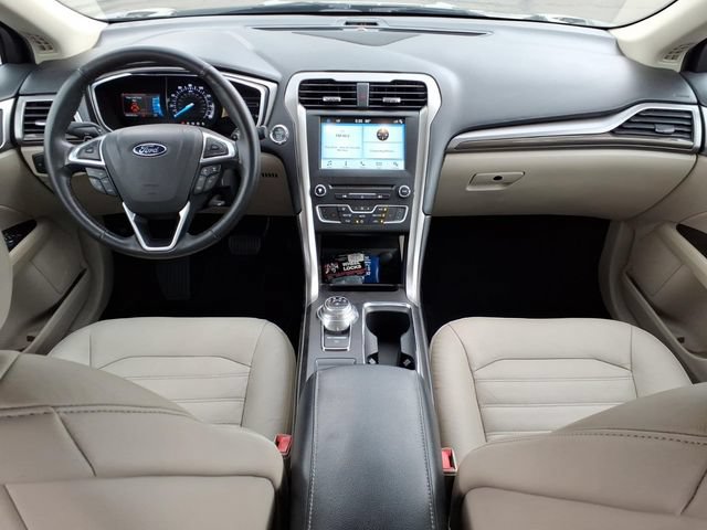 Certified 2017 Ford Fusion SE w/ Fusion SE Technology Package FWD image 13