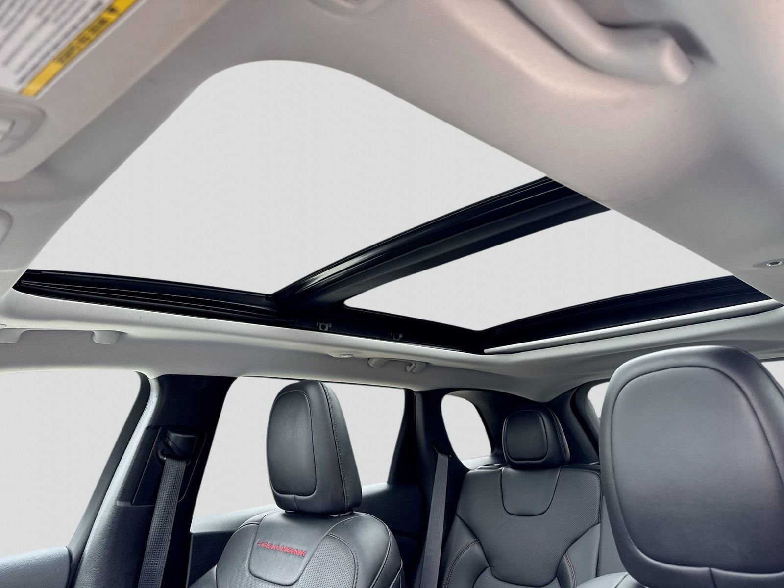 Used 2022 Jeep Cherokee Trailhawk w/ Trailhawk Elite Value Package image 20