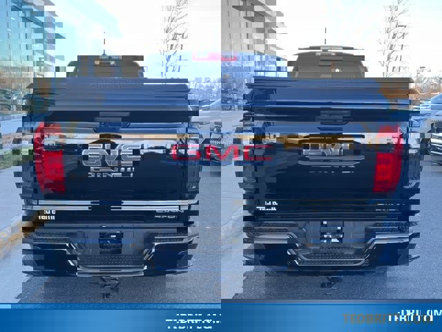 Used 2023 GMC Canyon Denali image 4