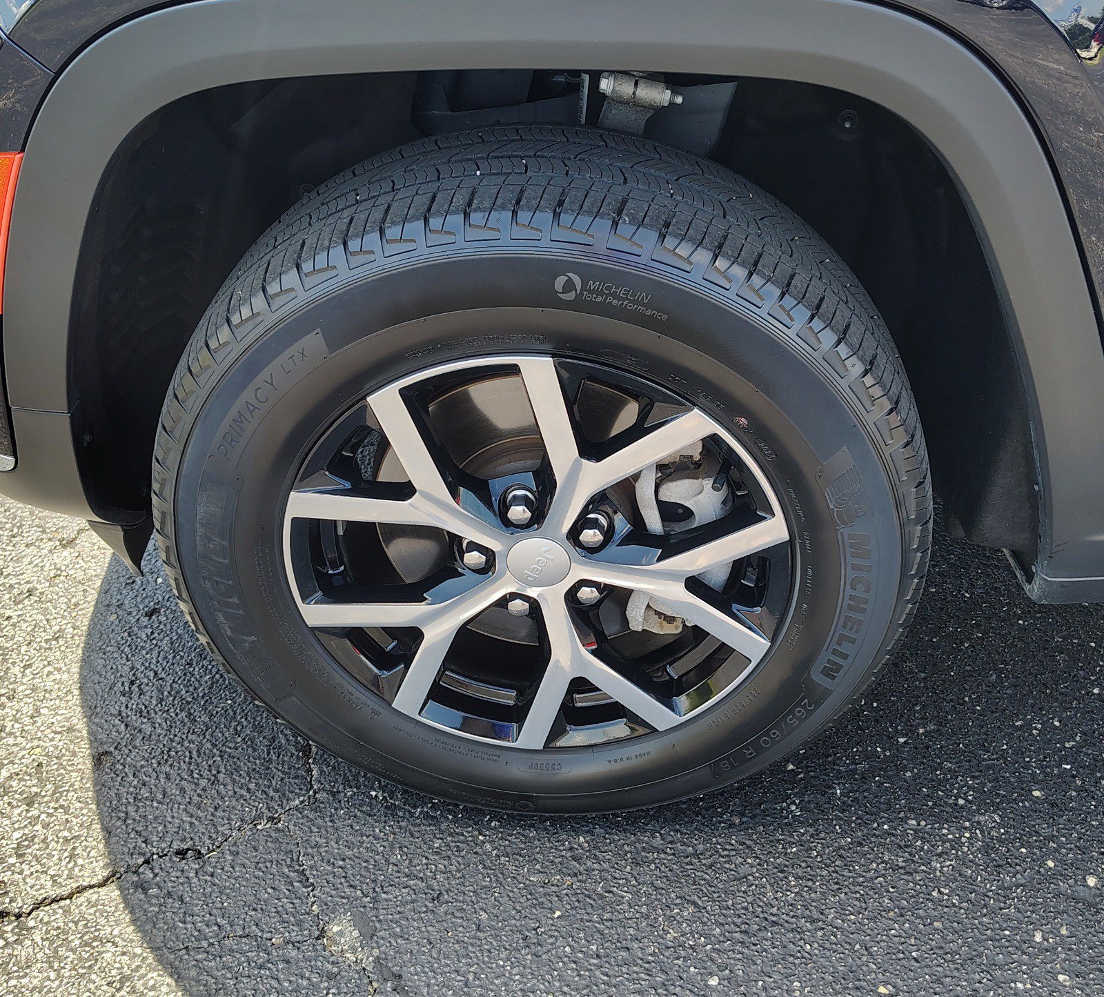 Used 2023 Jeep Grand Cherokee L Limited AWD/4WD image 9