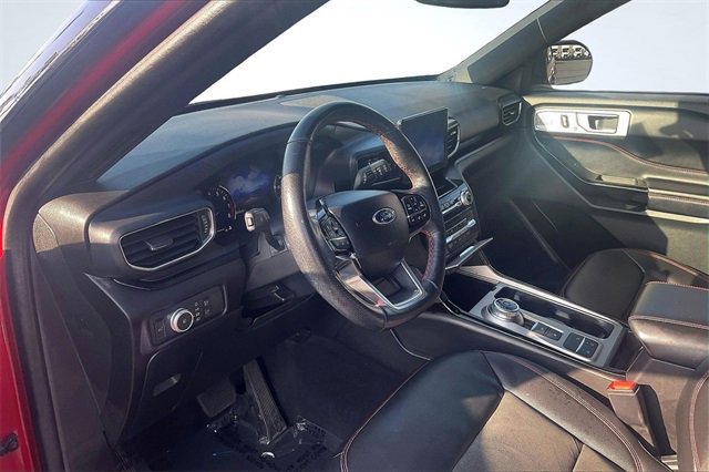 Certified 2022 Ford Explorer ST-Line w/ Class IV Trailer Tow Package image 14