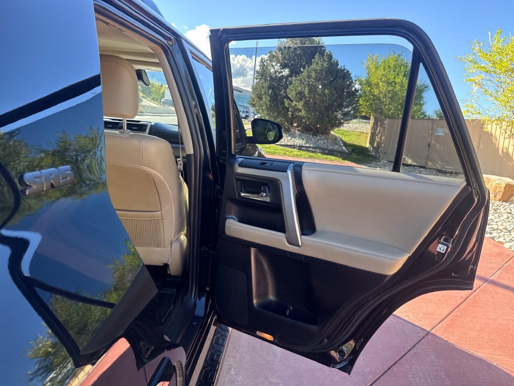 Used 2022 Toyota 4Runner SR5 Premium w/ Moonroof Package AWD/4WD image 25