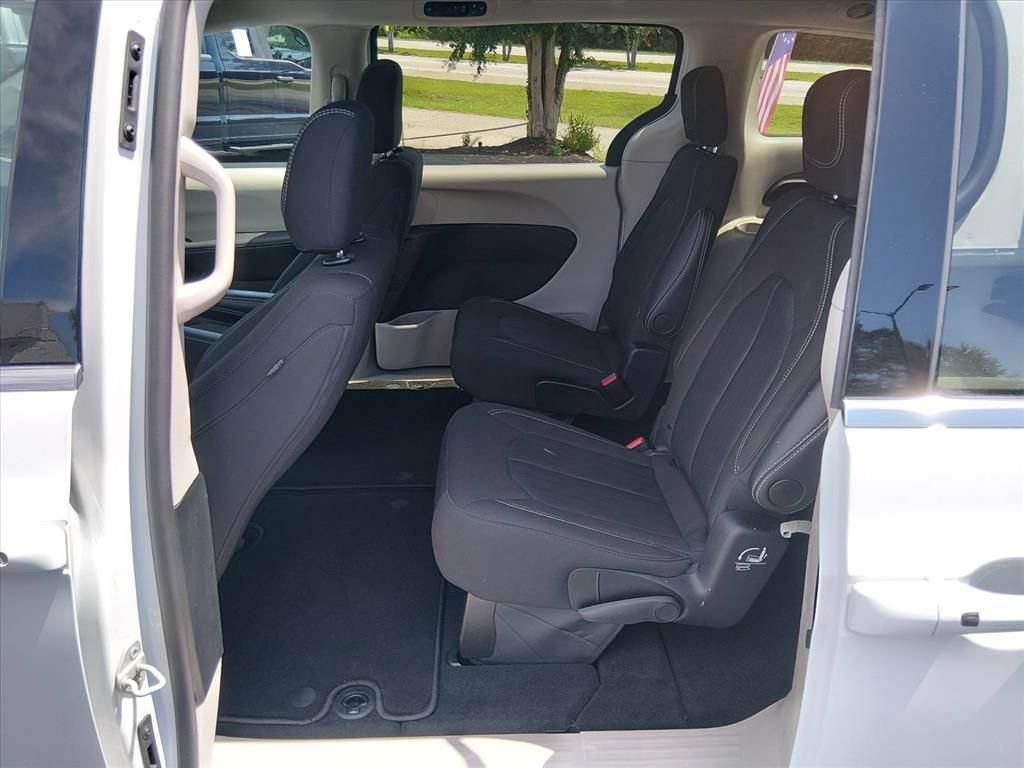 Used 2024 Chrysler Voyager LX FWD image 13