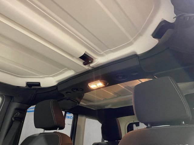 Used 2017 Jeep Wrangler Unlimited Rubicon w/ Connectivity Group AWD/4WD image 2