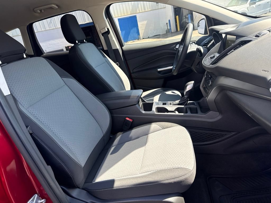 Certified 2019 Ford Escape SE FWD image 33