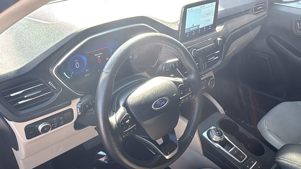 Certified 2020 Ford Escape Titanium AWD/4WD image 21