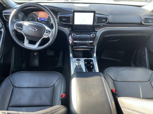 Certified 2022 Ford Explorer Limited w/ Equipment Group 301A image 17