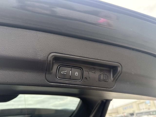 Certified 2022 Ford Explorer XLT w/ Class IV Trailer Tow Package image 9