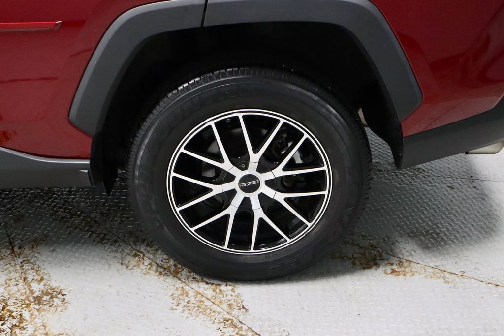 Used 2020 Toyota RAV4 LE w/ Carpet Mat Package FWD image 18