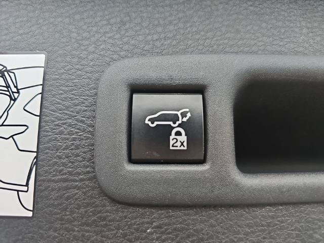 Used 2021 Toyota Sienna XLE w/ XLE Plus Package FWD image 13