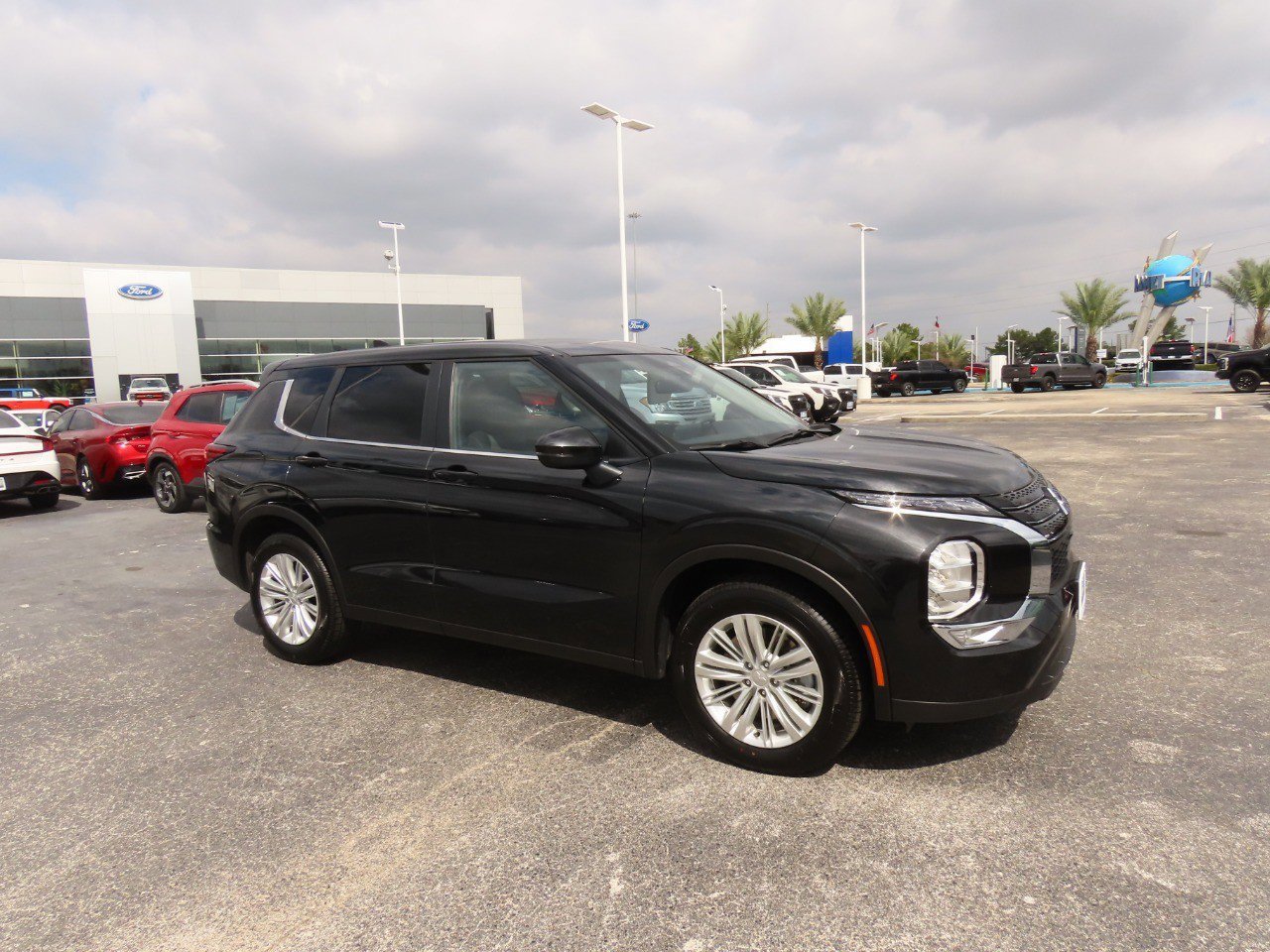 Used 2024 Mitsubishi Outlander ES image 7
