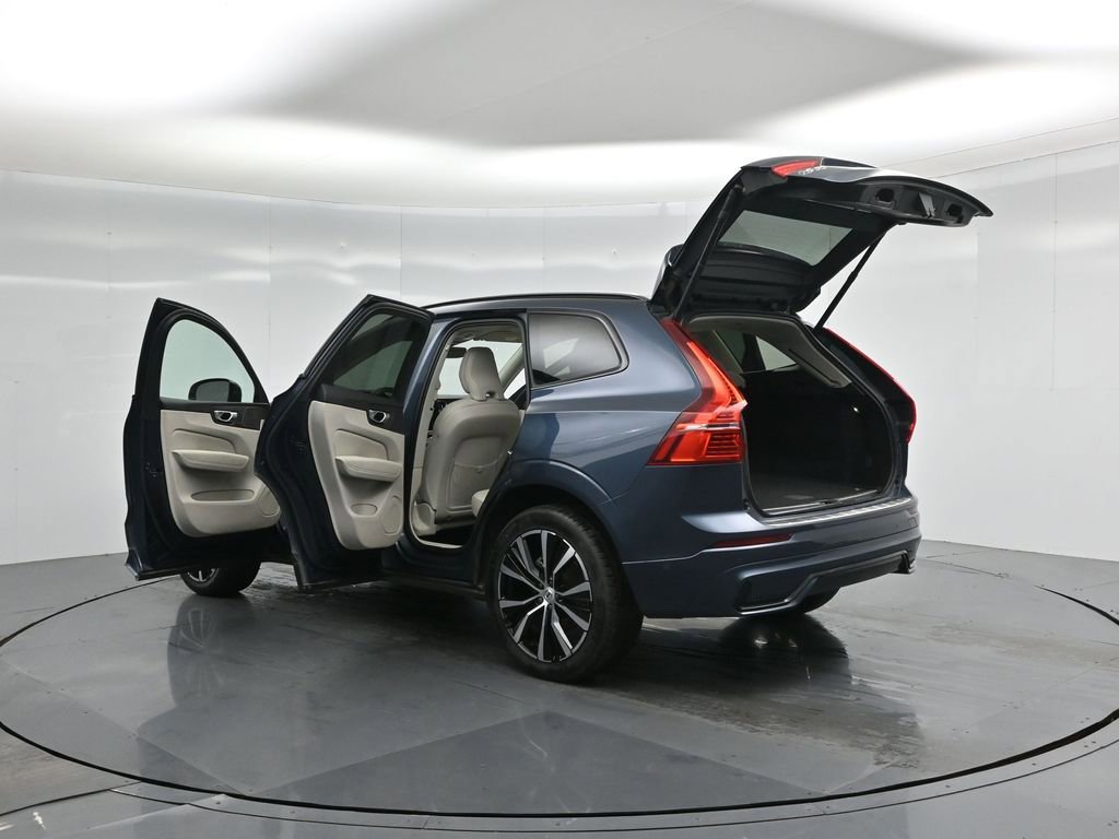 Used 2023 Volvo XC60 B5 Plus image 34