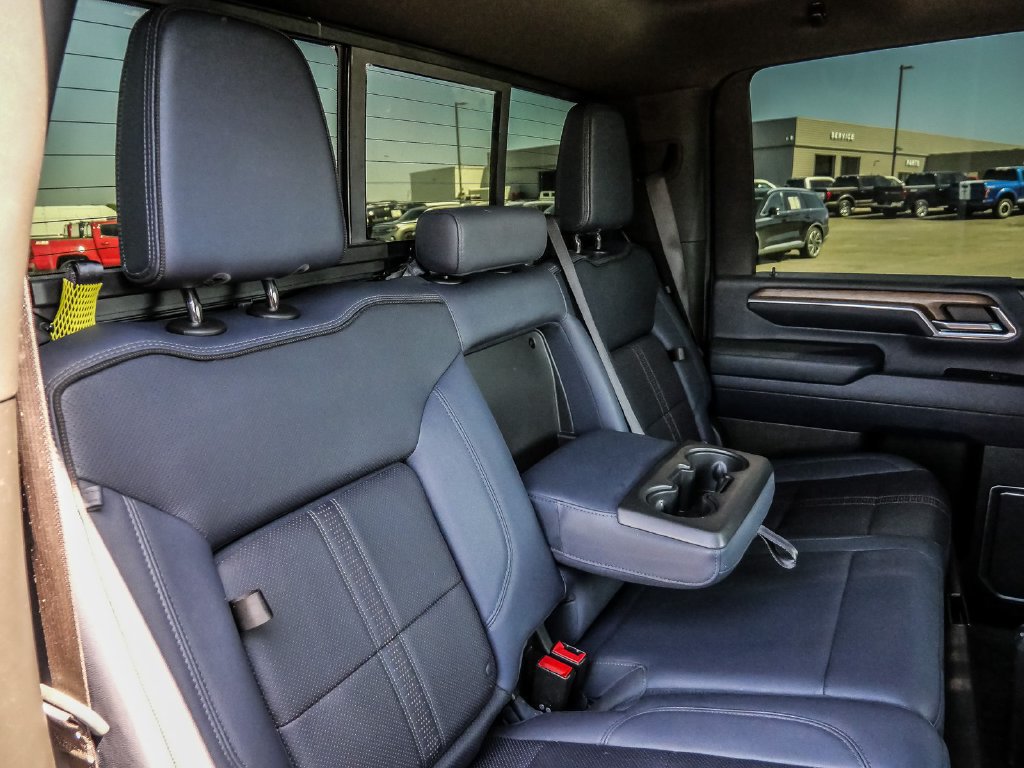 Used 2024 Chevrolet Silverado 2500 High Country w/ High Country Premium Package AWD/4WD image 26