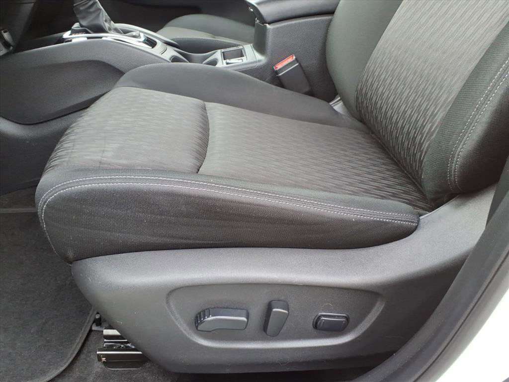 Used 2019 Nissan Rogue SV image 8