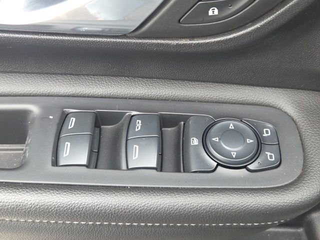Used 2024 GMC Terrain SLE AWD/4WD image 22