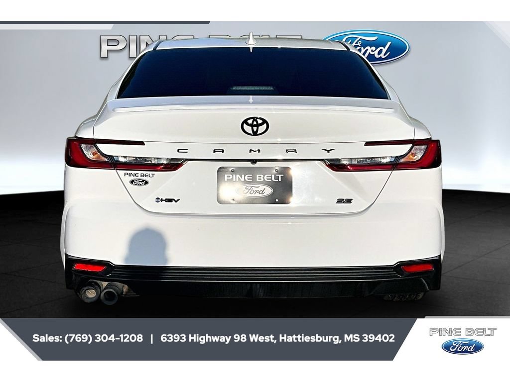 Used 2025 Toyota Camry SE w/ Convenience Package FWD image 4