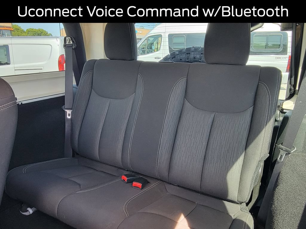 Used 2018 Jeep Wrangler Rubicon w/ Power Convenience Group AWD/4WD image 36