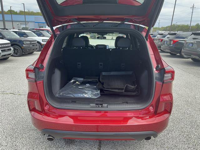 Certified 2024 Ford Escape ST-Line w/ Tech Pack #1 AWD/4WD image 4