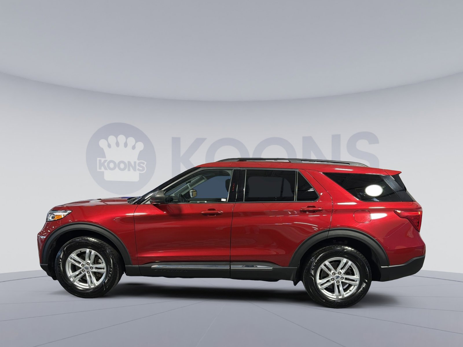 Certified 2020 Ford Explorer XLT w/ Equipment Group 202A AWD/4WD image 2