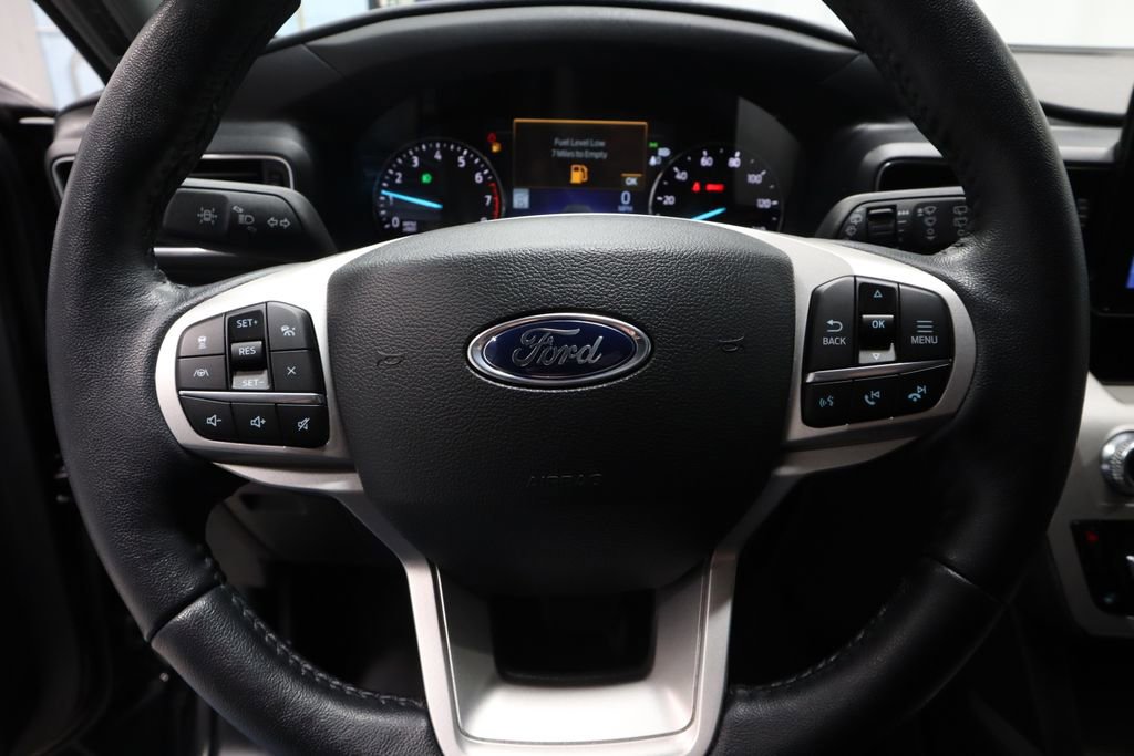 Certified 2022 Ford Explorer XLT w/ Equipment Group 202A image 33