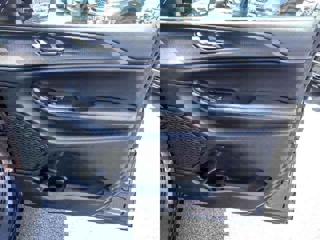 Used 2024 Jeep Grand Cherokee Altitude image 30