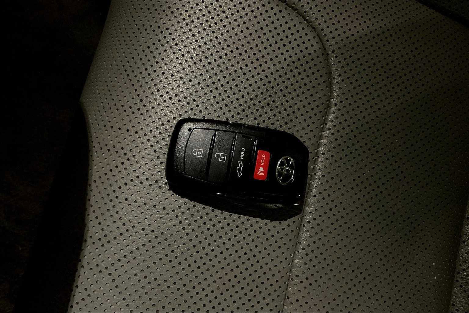 Used 2022 Toyota Tundra Limited image 26