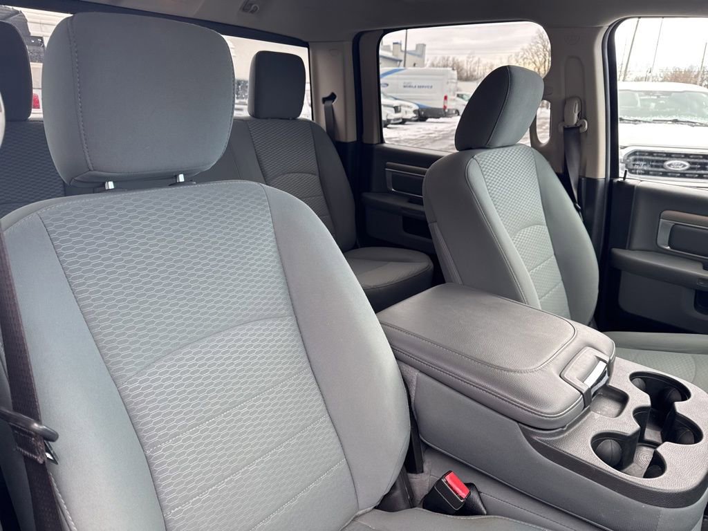 Used 2019 RAM 1500 Classic SLT image 35