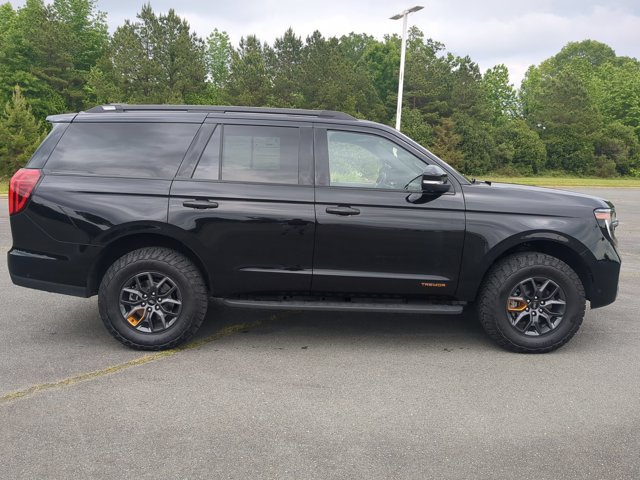 Certified 2025 Ford Expedition Tremor AWD/4WD image 3