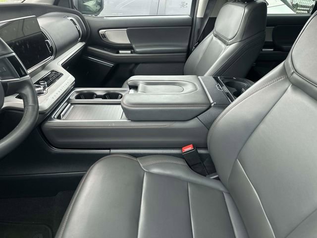 Certified 2025 Ford Expedition Max Active AWD/4WD image 9