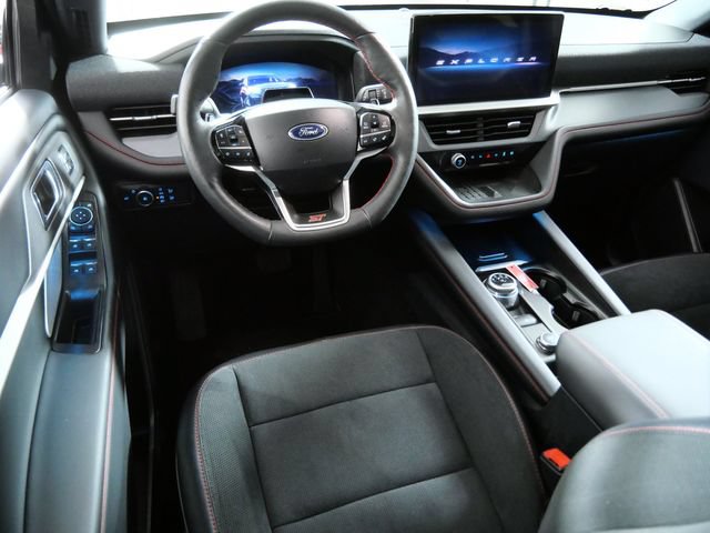 Certified 2025 Ford Explorer ST AWD/4WD image 4