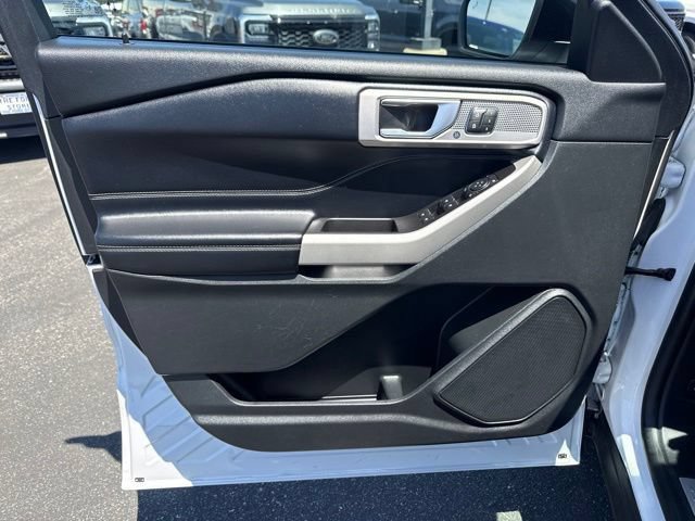 Certified 2021 Ford Explorer Limited w/ Equipment Group 301A AWD/4WD image 16