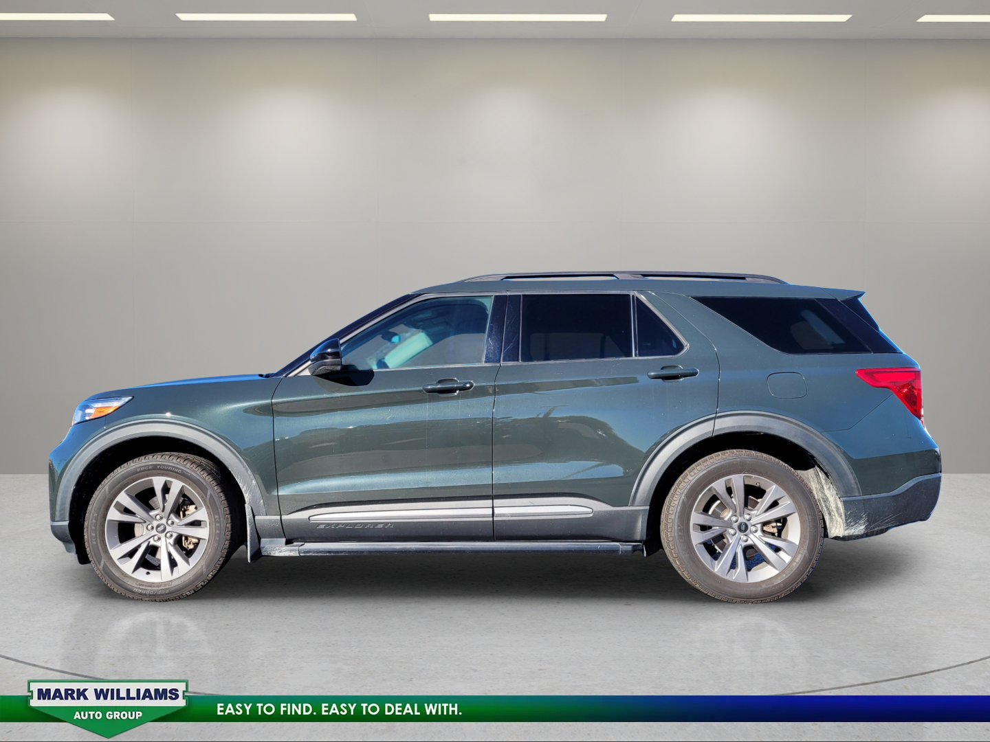 Certified 2022 Ford Explorer XLT w/ Equipment Group 202A AWD/4WD image 7